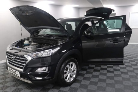 Hyundai TUCSON CRDI SE NAV MHEV 16