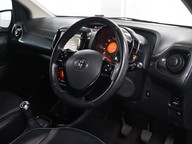 Toyota Aygo VVT-I X-CLUSIV 3 3