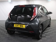 Toyota Aygo VVT-I X-CLUSIV 3 11