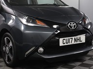 Toyota Aygo VVT-I X-CLUSIV 3 24