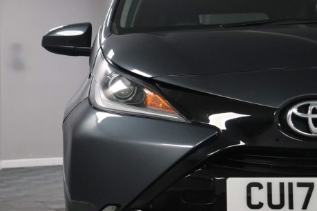 Toyota Aygo VVT-I X-CLUSIV 3 25