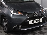 Toyota Aygo VVT-I X-CLUSIV 3 26