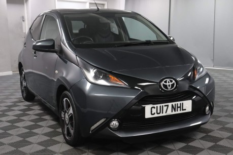 Toyota Aygo VVT-I X-CLUSIV 3 30