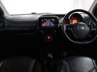 Toyota Aygo VVT-I X-CLUSIV 3 40