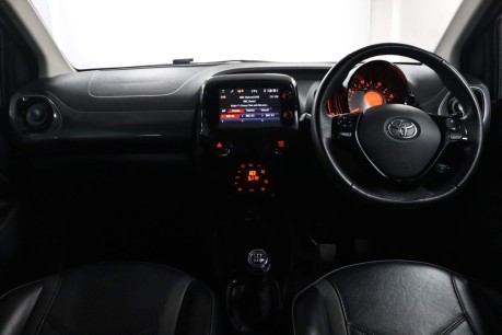 Toyota Aygo VVT-I X-CLUSIV 3 40