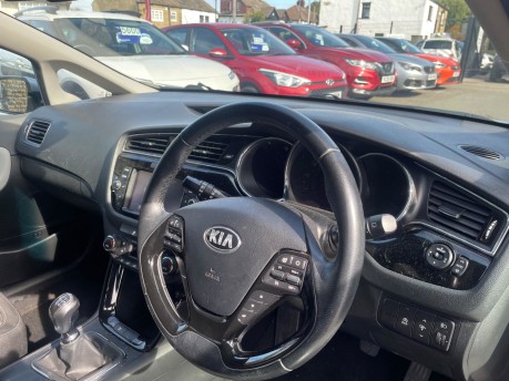 Kia Ceed CRDI 3 ISG 15