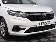 Dacia Sandero ESSENTIAL SCE 24