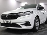 Dacia Sandero ESSENTIAL SCE 28