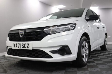 Dacia Sandero ESSENTIAL SCE 28