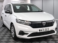 Dacia Sandero ESSENTIAL SCE 30