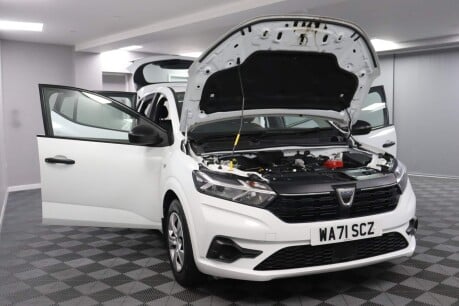 Dacia Sandero ESSENTIAL SCE 15