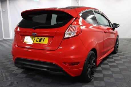 Ford Fiesta ST-LINE RED EDITION 11