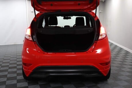 Ford Fiesta ST-LINE RED EDITION 14