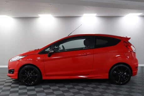 Ford Fiesta ST-LINE RED EDITION 18