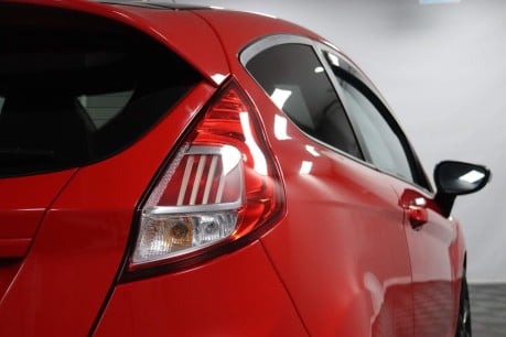 Ford Fiesta ST-LINE RED EDITION 23