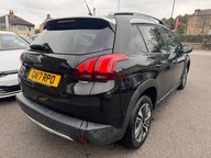 Peugeot 2008 PURETECH ALLURE 8