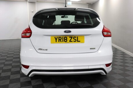 Ford Focus ST-LINE 8