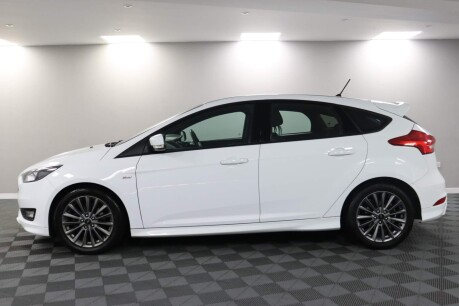 Ford Focus ST-LINE 18