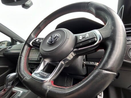 Volkswagen Golf GTI PERFORMANCE DSG 19