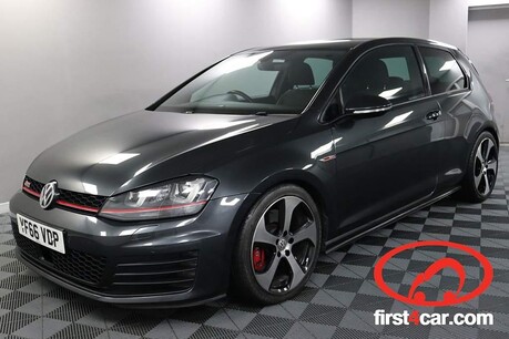 Volkswagen Golf GTI PERFORMANCE DSG