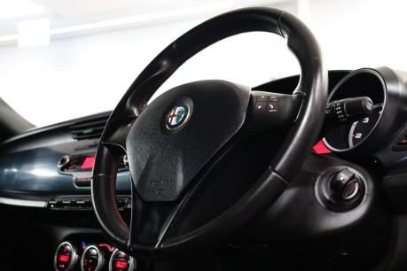 Alfa Romeo Giulietta JTDM-2 VELOCE S/S 12