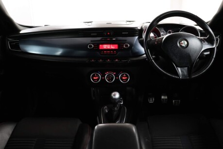 Alfa Romeo Giulietta JTDM-2 VELOCE S/S 38