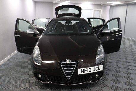 Alfa Romeo Giulietta JTDM-2 VELOCE S/S 7