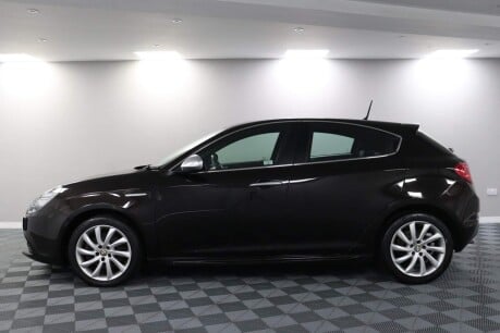 Alfa Romeo Giulietta JTDM-2 VELOCE S/S 18