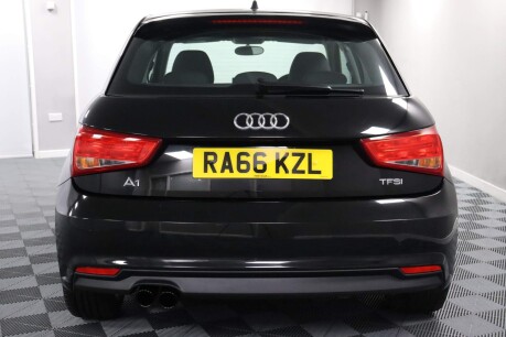 Audi A1 SPORTBACK TFSI SPORT 8