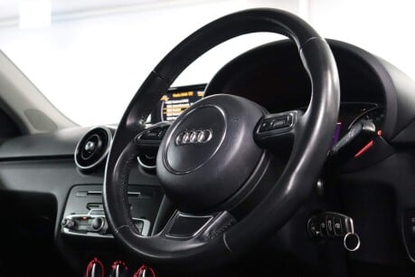 Audi A1 SPORTBACK TFSI SPORT 12