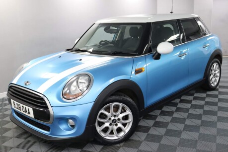 Mini Hatch COOPER 20