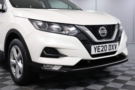 Nissan Qashqai DIG-T ACENTA PREMIUM 24