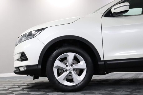 Nissan Qashqai DIG-T ACENTA PREMIUM 27