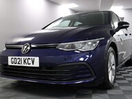 Volkswagen Golf LIFE TSI 28