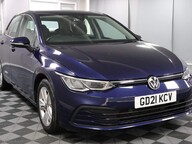 Volkswagen Golf LIFE TSI 30