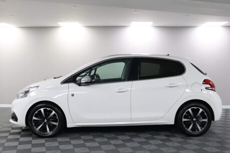 Peugeot 208 S/S TECH EDITION 18