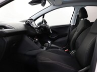 Peugeot 208 S/S TECH EDITION 42