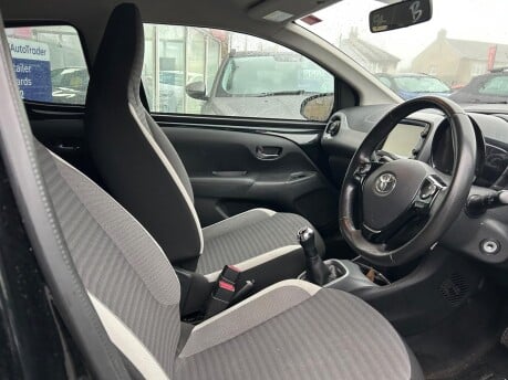 Toyota Aygo VVT-I X-PRESS 12