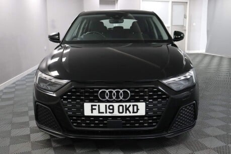 Audi A1 SPORTBACK TFSI SE 2