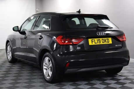 Audi A1 SPORTBACK TFSI SE 10