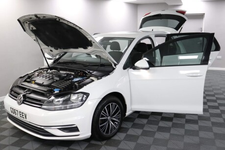 Volkswagen Golf SE NAVIGATION TDI BLUEMOTION TECHNOLOGY DSG 16