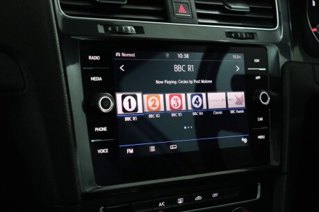 Volkswagen Golf SE NAVIGATION TDI BLUEMOTION TECHNOLOGY DSG 40