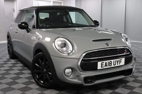 Mini Hatch COOPER S 19