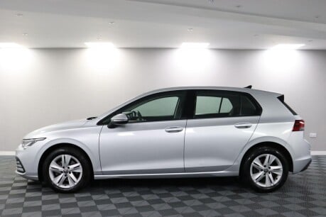 Volkswagen Golf LIFE TSI 17