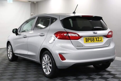 Ford Fiesta TITANIUM 10