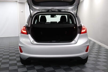 Ford Fiesta TITANIUM 14