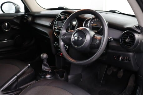 Mini Hatch COOPER 3