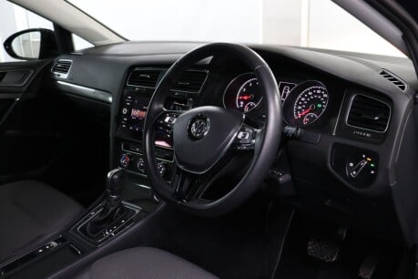 Volkswagen Golf SE TSI BLUEMOTION TECHNOLOGY DSG 3