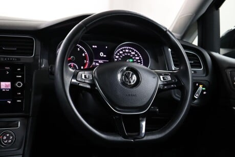 Volkswagen Golf SE TSI BLUEMOTION TECHNOLOGY DSG 45