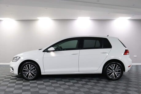 Volkswagen Golf SE NAVIGATION TDI BLUEMOTION TECHNOLOGY DSG 18